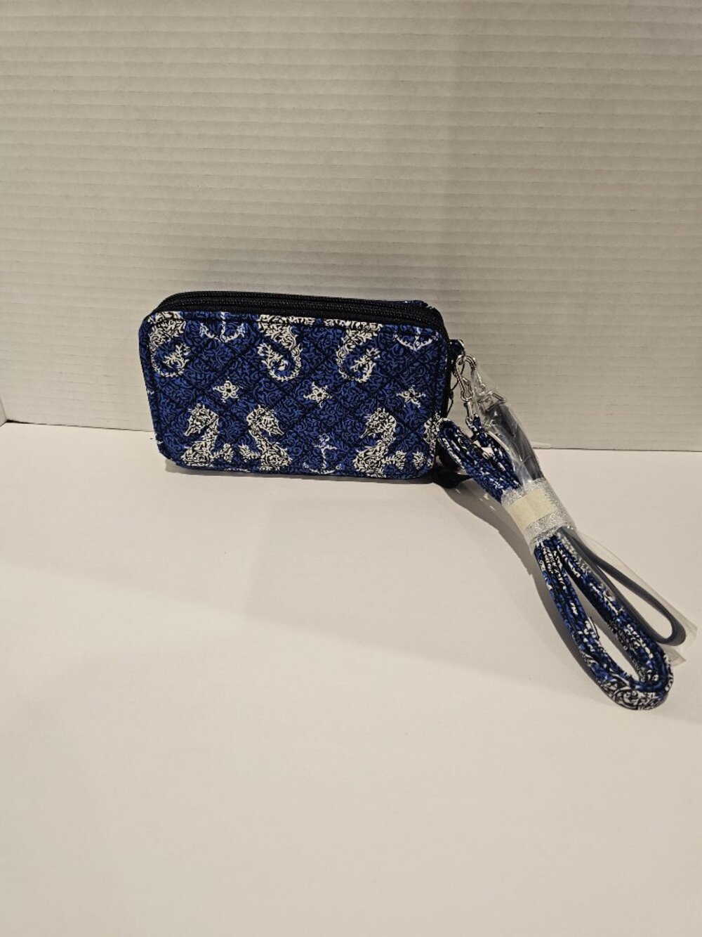 Vera Bradley Iconic RFID All in One Crossbody Seahorse of Course Wallet Wristlet - Picture 2 of 11